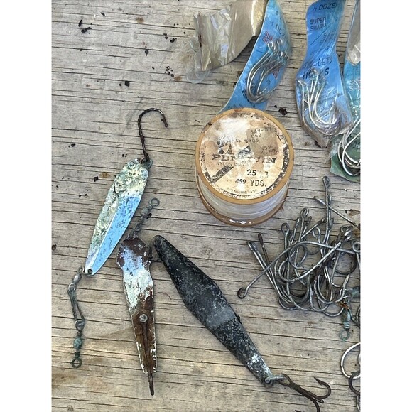 Vintage Ocean Fishing Lures Hooks Sinkers and deep sea test rope 200+ feet LOT - Picture 3 of 7